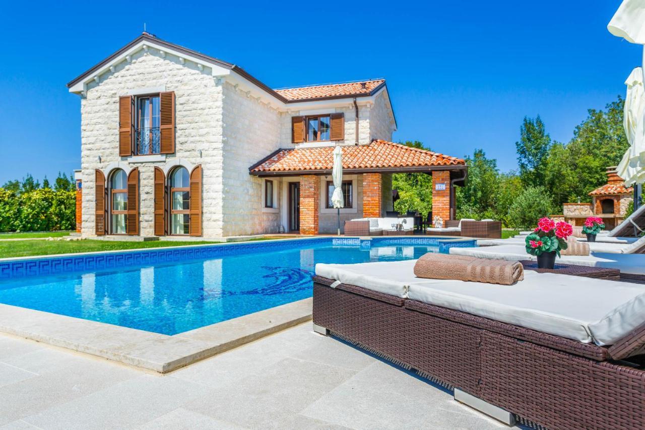 Villa Kamenica Kras Ngoại thất bức ảnh